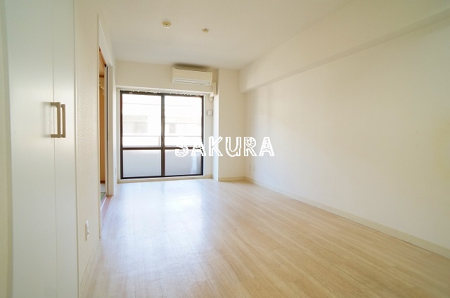 居室・リビング　開放感のあるゆったりとしたお部屋です♪