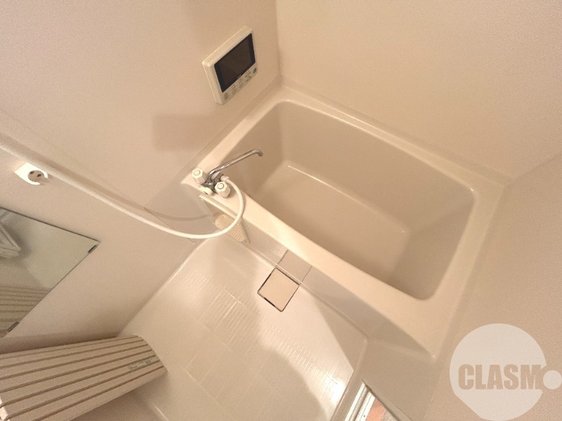 バス・シャワールーム　キレイにリフォームされています♪