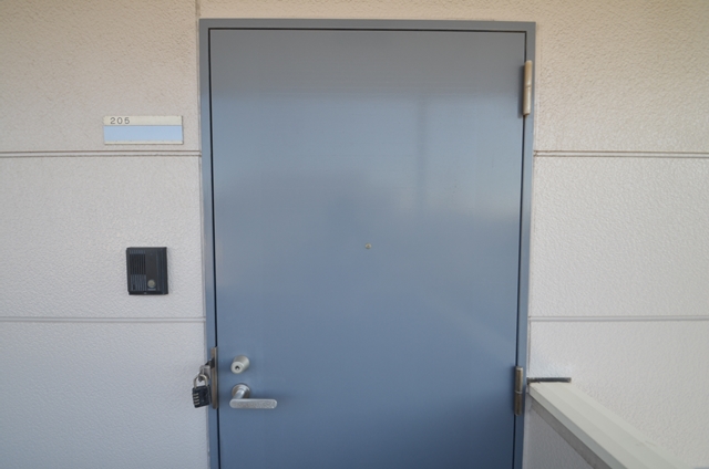 エントランス　玄関前