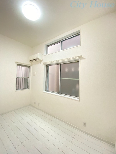 居室・リビング　別部屋参考写真です