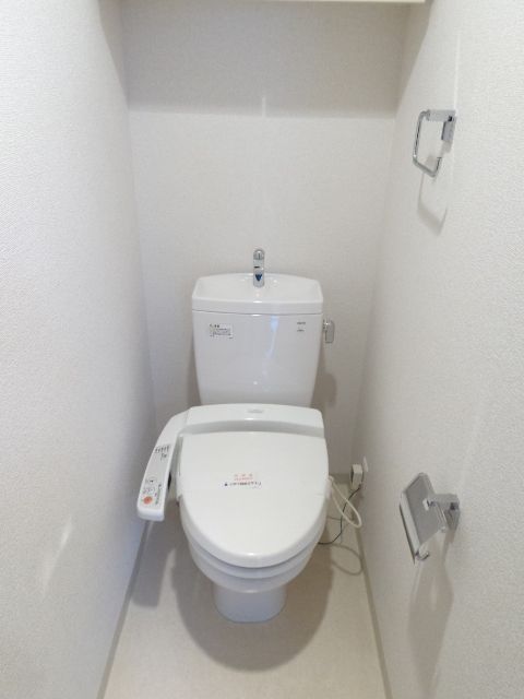 トイレ　ウォシュレット付き