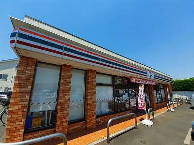 コンビニ　セブンイレブン（コンビニ）まで200m