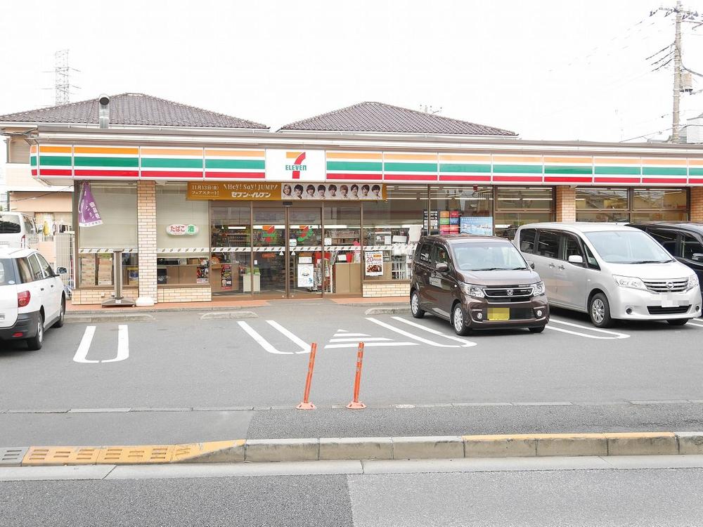 コンビニ　セブンイレブン三鷹新川1丁目店（コンビニ）まで583m