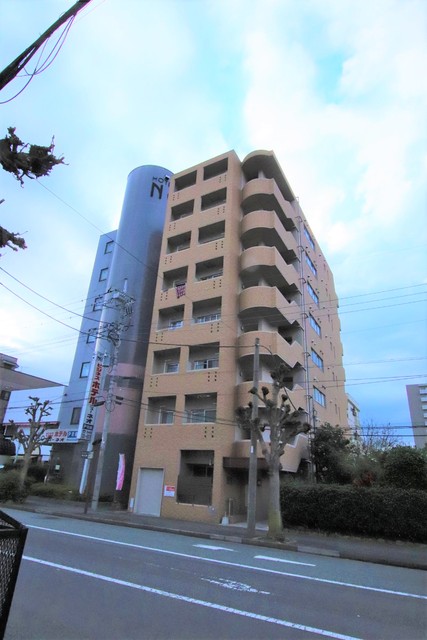 建物外観　熊谷駅徒歩５分のオートロック付きマンション