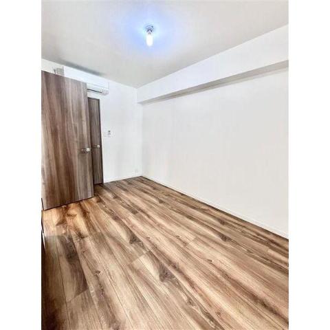 居室・リビング　室内