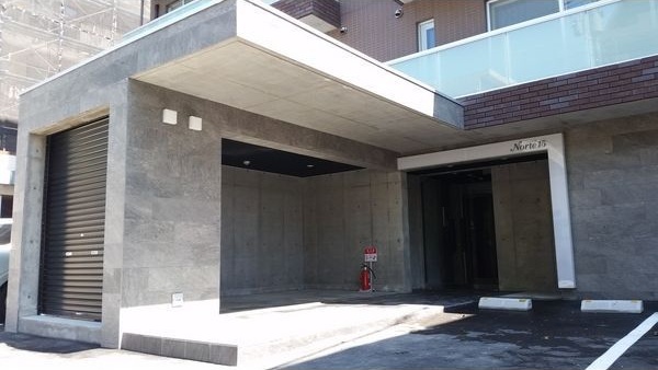 エントランス　キレイなエントランスです