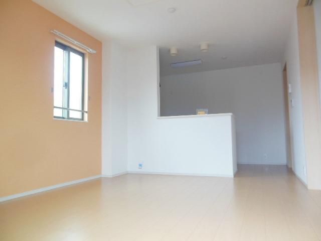 その他部屋・スペース　★１１．２帖のリビングです★