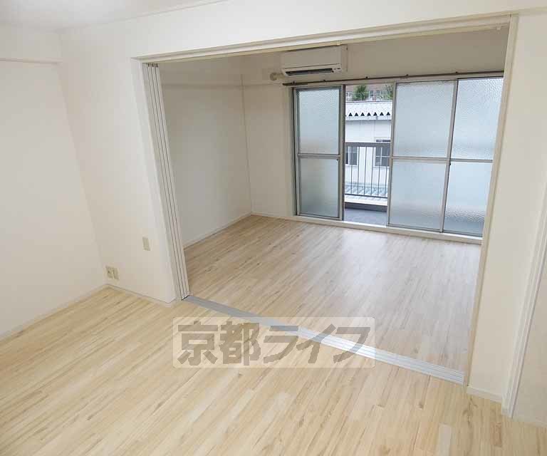 居室・リビング　リノベーション物件！