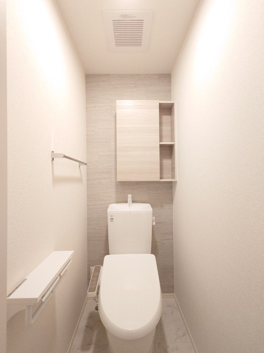 トイレ　トイレ（温水洗浄暖房便座）