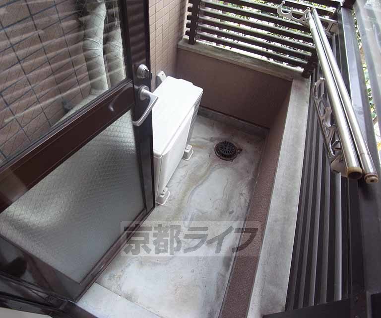 バルコニー　洗濯物を干しやすそうです。