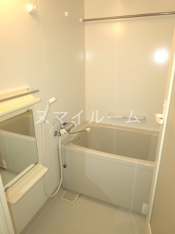 バス・シャワールーム　別部屋参考写真となります。