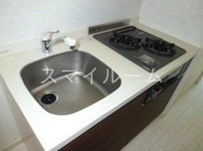 キッチン　別部屋参考写真となります。