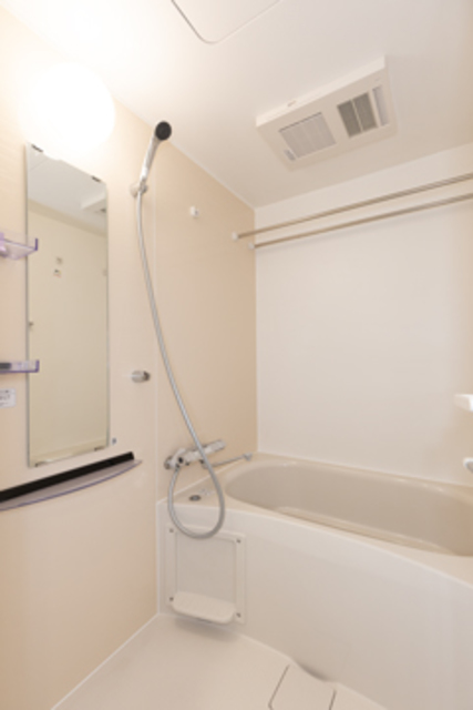 バス・シャワールーム　※写真は同タイプ住戸です。