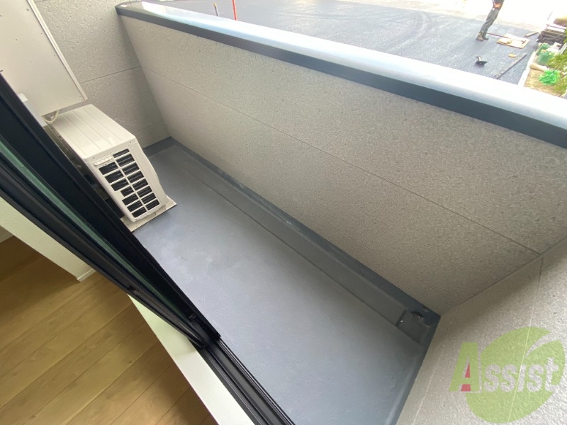 バルコニー　バルコニーはコチラ。幅があって良いですね。