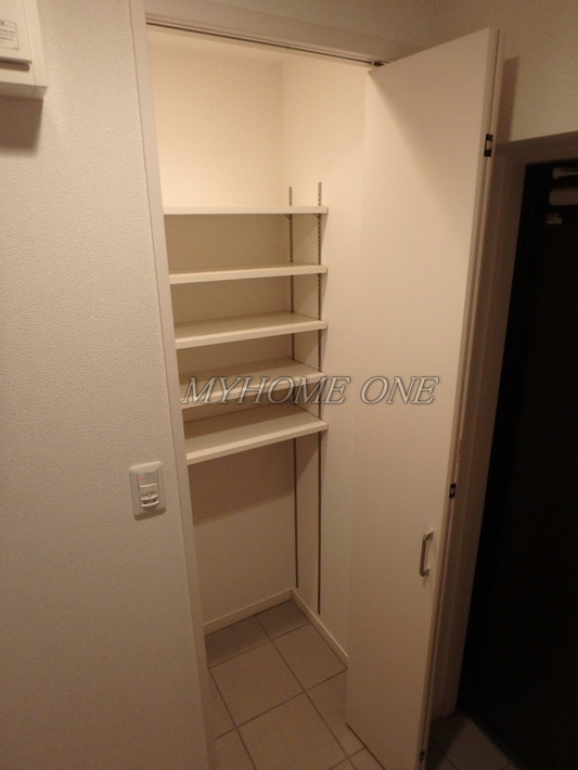 収納　シューズクローク