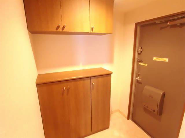 玄関　靴箱付きの広い玄関