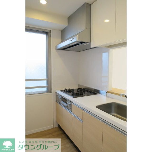 キッチン　3口ガスコンロ・グリル付