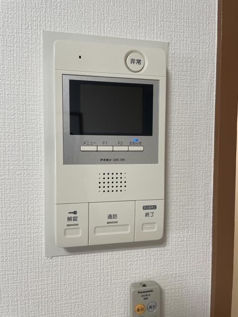 セキュリティ　モニター付きインターホン