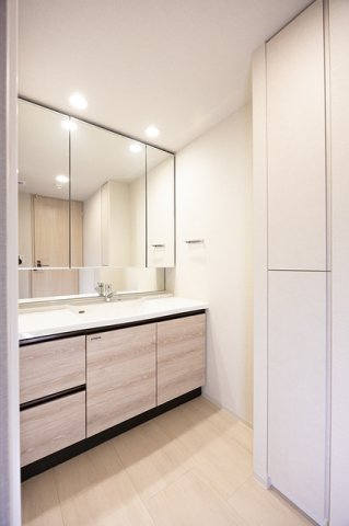 洗面設備　※写真は同タイプ住戸です。