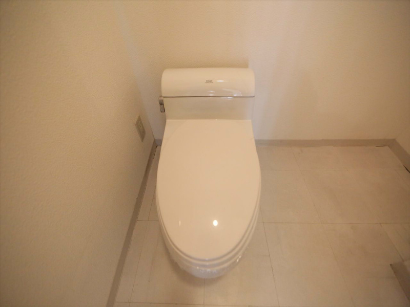 トイレ　洋式トイレ（お風呂トイレ別）