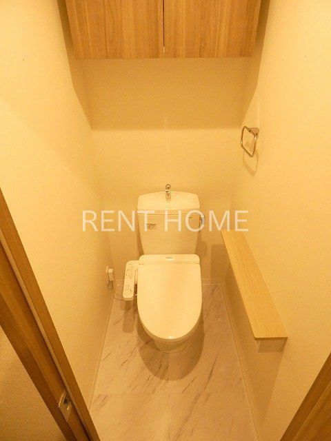 トイレ　温水洗浄便座付き