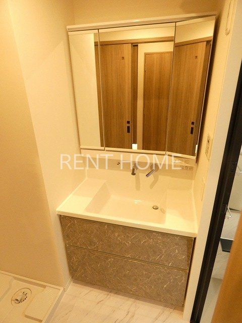 洗面設備　シャンプードレッサー付き