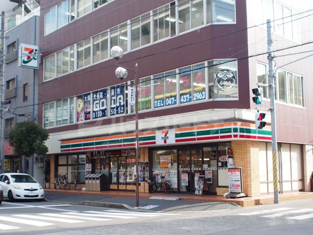 コンビニ　セブンイレブン船橋葛飾2丁目店（コンビニ）まで60m