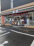 コンビニ　セブンイレブン札幌琴似3条2丁目店（コンビニ）まで205m