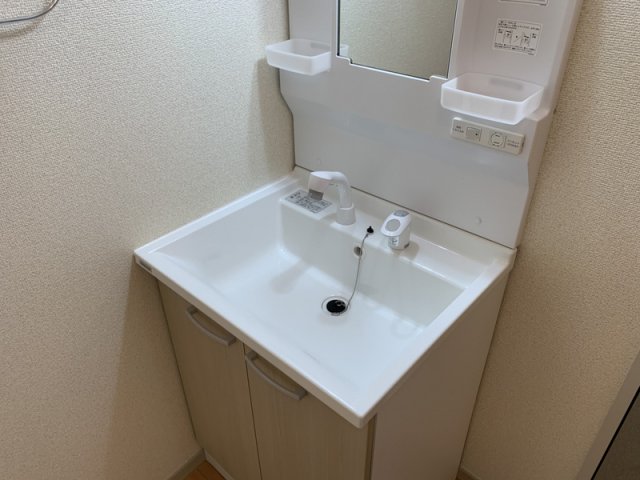 洗面設備　※別室の参考写真です。