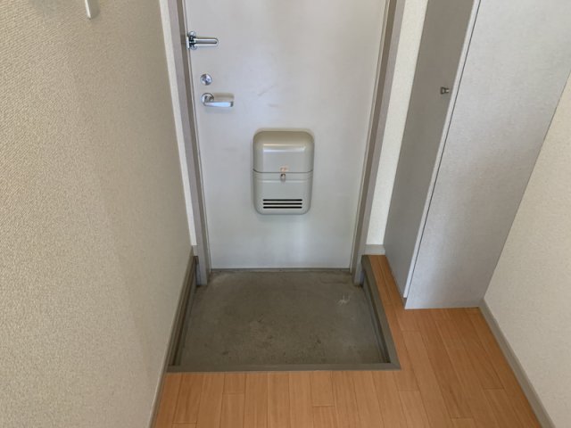玄関　※別室の参考写真です。