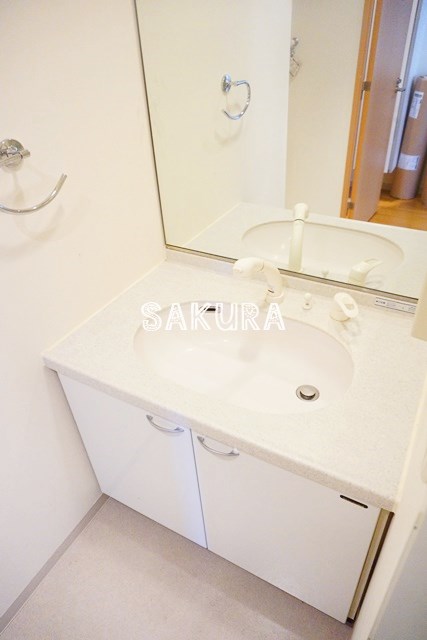 洗面設備　身支度に欠かせない独立洗面台♪