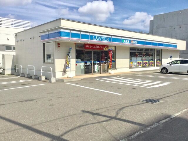 コンビニ　ローソン札幌北18東一丁目店（コンビニ）まで233m