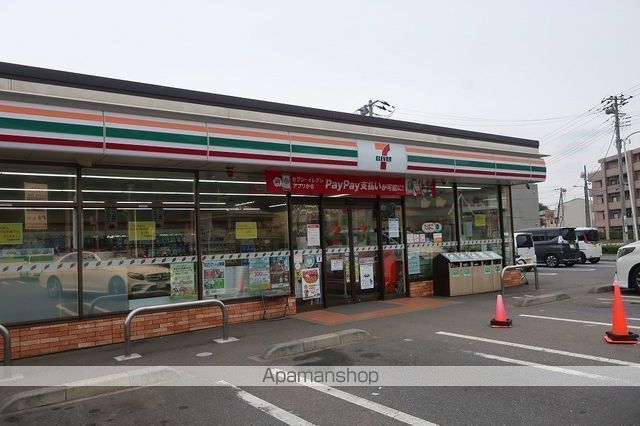 コンビニ　セブンイレブン（コンビニ）まで515m