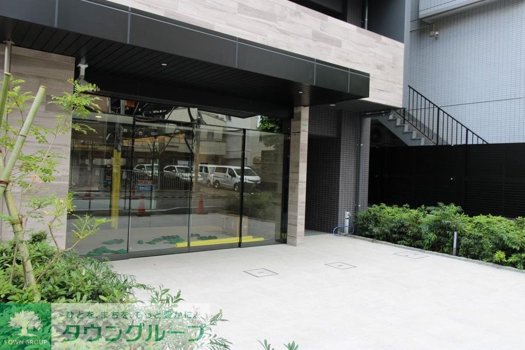 エントランス　エントランス