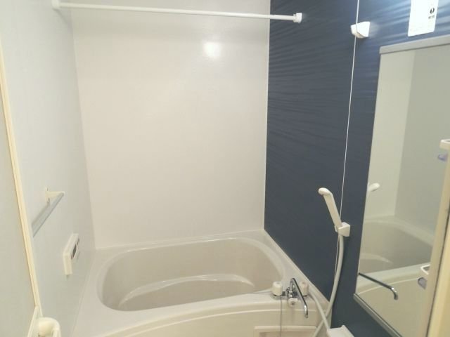 バス・シャワールーム　落ち着いた空間のお風呂です