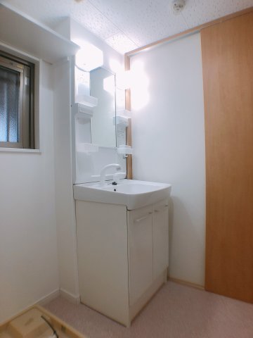 洗面設備　※写真は反転タイプのお部屋です