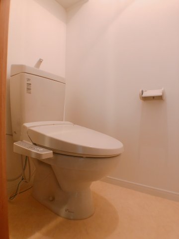 トイレ　※写真は反転タイプのお部屋です