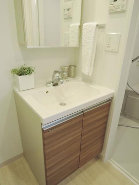洗面設備　※写真は同タイプ住戸です。