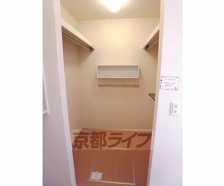 収納　ウォークインクローゼット。