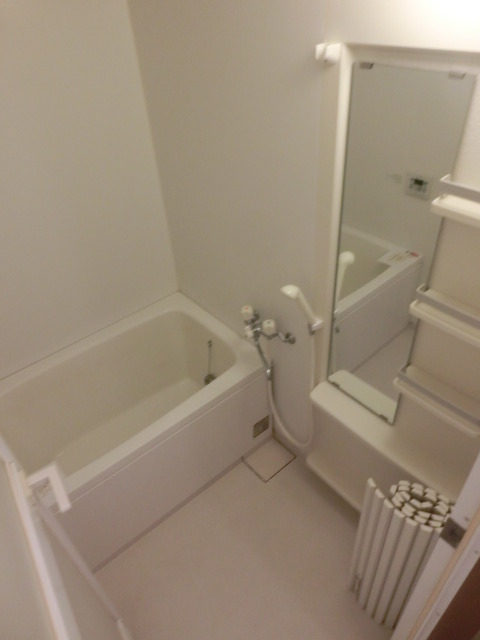 バス・シャワールーム　しっかりクリーニングされたバスルーム。