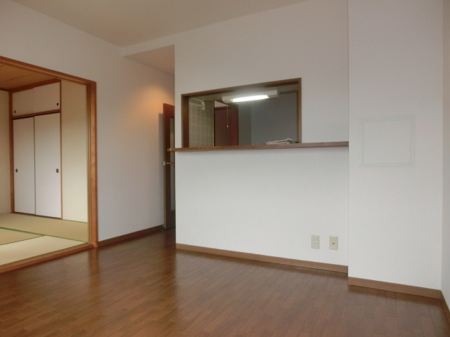 居室・リビング　お料理するままの顔が見えますね。