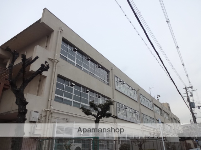 小学校　荒川小学校（小学校）まで554m