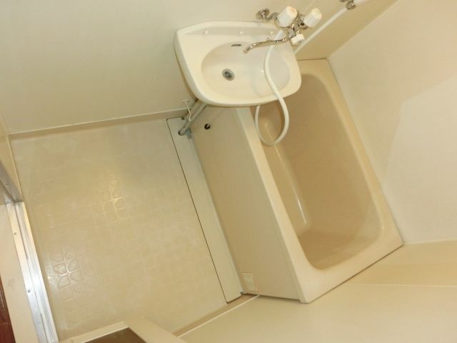 バス・シャワールーム　バスルーム