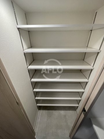 収納　スプランディッド難波キャトル　シューズインクローゼット