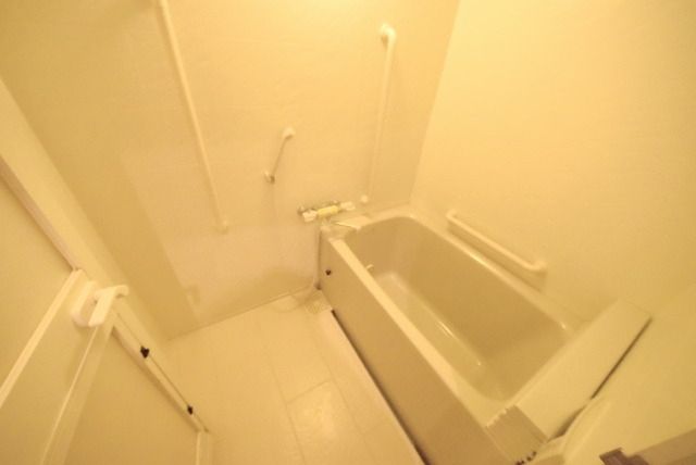 バス・シャワールーム　★追い焚き給湯でゆったりバスタイム★