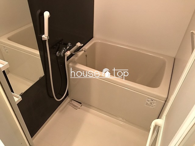 バス・シャワールーム　ゆったりとした浴槽なので1日の疲れも癒せます♪