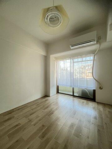 居室・リビング　※別部屋写真です