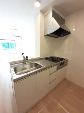 キッチン　コンパクトなキッチンで掃除もラクラク