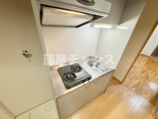 キッチン　コンパクトなキッチンで掃除もラクラク