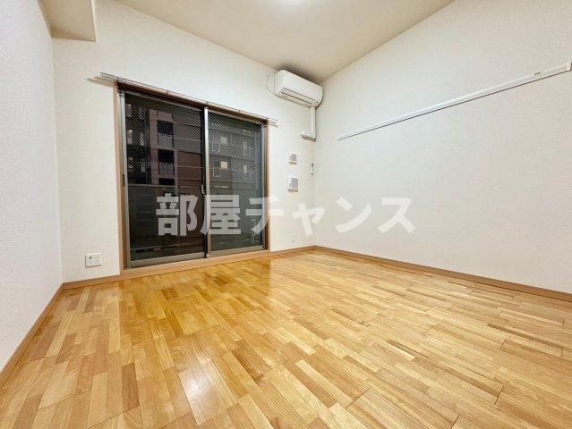 居室・リビング　こちらの居間で趣味の時間をお楽しみください